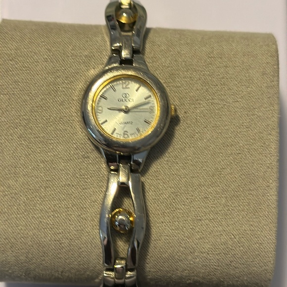 Rare Gucci Quartz Watch - Picture 1 of 3